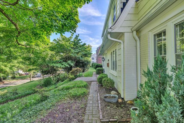 2410 Cornwallis AVE SE, Roanoke, VA 24014