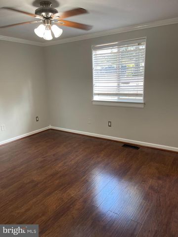 4502 CUB RUN RD, Chantilly, VA 20151