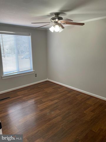 4502 CUB RUN RD, Chantilly, VA 20151