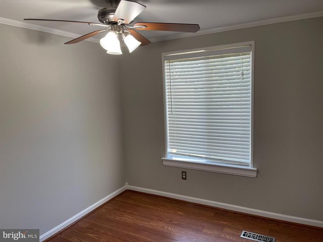4502 CUB RUN RD, Chantilly, VA 20151