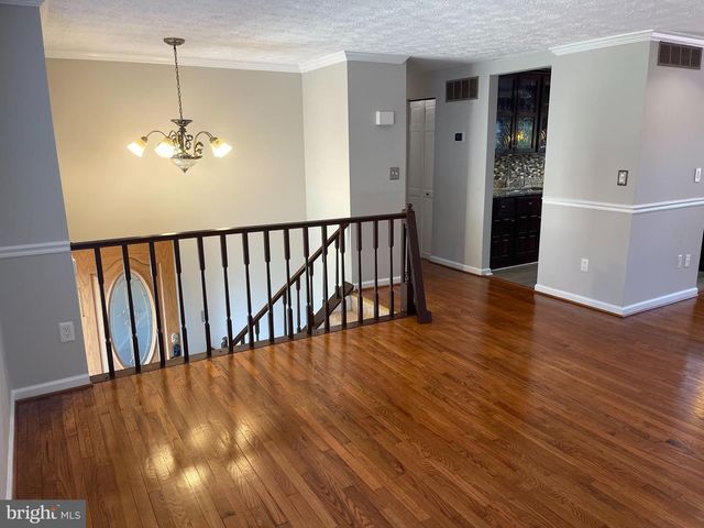 4502 CUB RUN RD, Chantilly, VA 20151