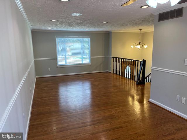 4502 CUB RUN RD, Chantilly, VA 20151