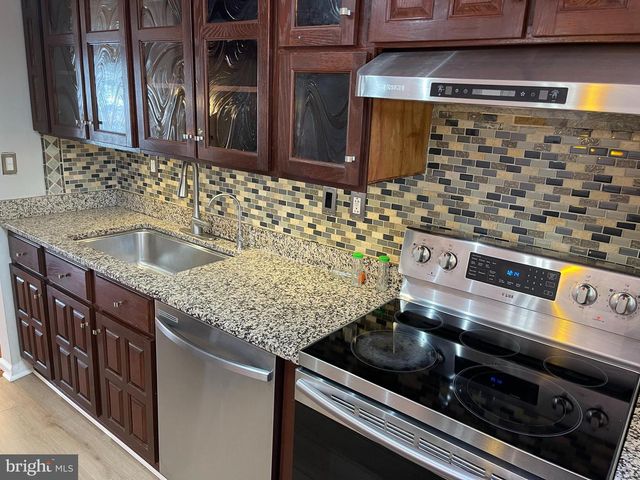 4502 CUB RUN RD, Chantilly, VA 20151