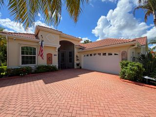 728 SW Lake Charles Circle, Port St. Lucie, Port St Lucie, FL 34986