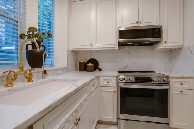 4424 Holland Avenue 304, Dallas, TX 75219