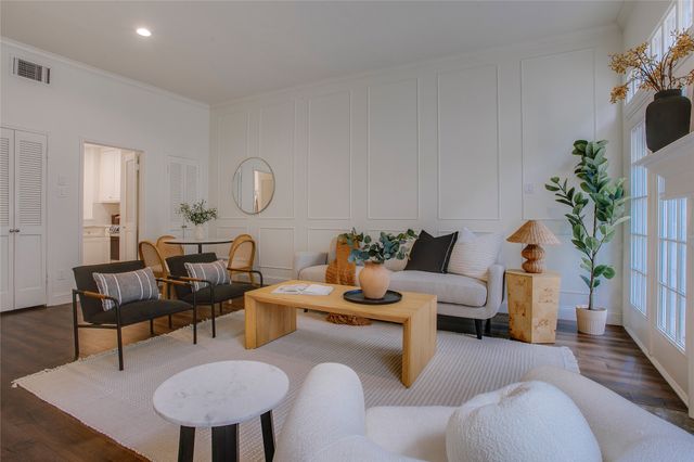 4424 Holland Avenue 304, Dallas, TX 75219