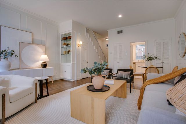 4424 Holland Avenue 304, Dallas, TX 75219