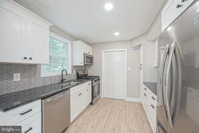 412 W CEDAR AVE, Oaklyn, NJ 08107