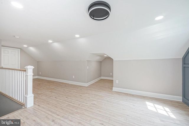 412 W CEDAR AVE, Oaklyn, NJ 08107