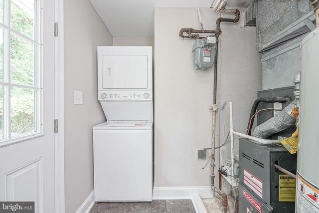 412 W CEDAR AVE, Oaklyn, NJ 08107