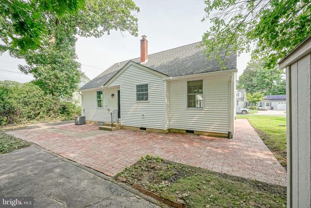 412 W CEDAR AVE, Oaklyn, NJ 08107