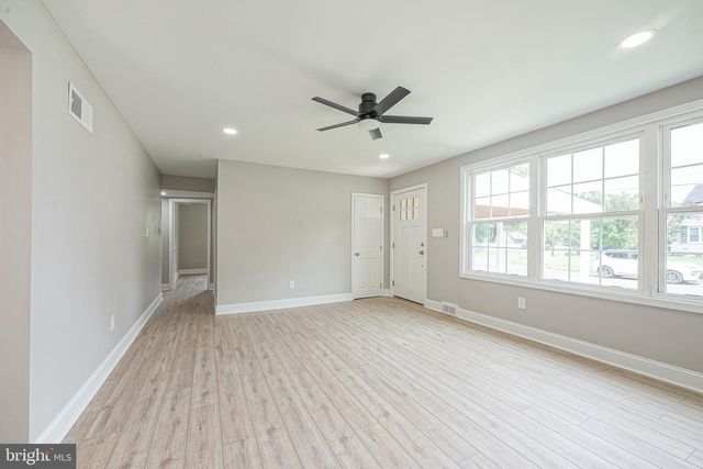 412 W CEDAR AVE, Oaklyn, NJ 08107