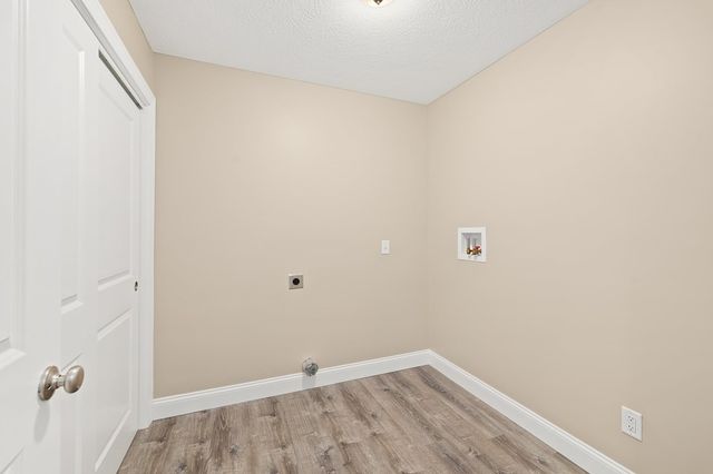 1365 Deer Ridge Lane, Ontario, OH 44906