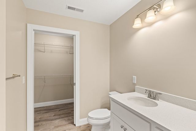 1365 Deer Ridge Lane, Ontario, OH 44906