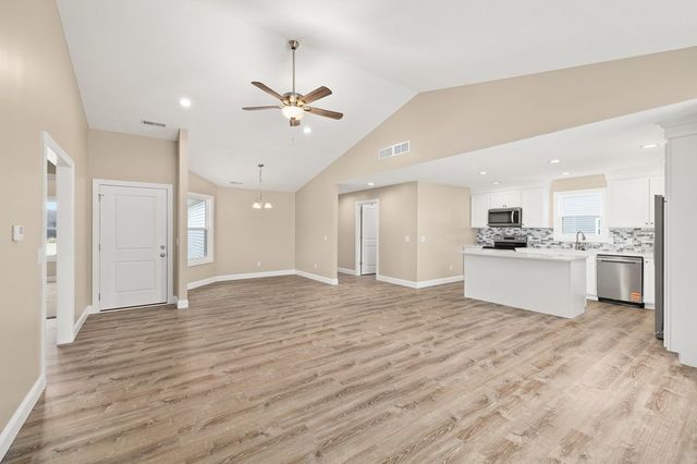 1365 Deer Ridge Lane, Ontario, OH 44906