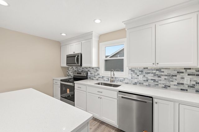 1365 Deer Ridge Lane, Ontario, OH 44906