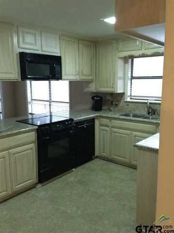 1602 Timber Creek Dr, Tyler, TX 75703