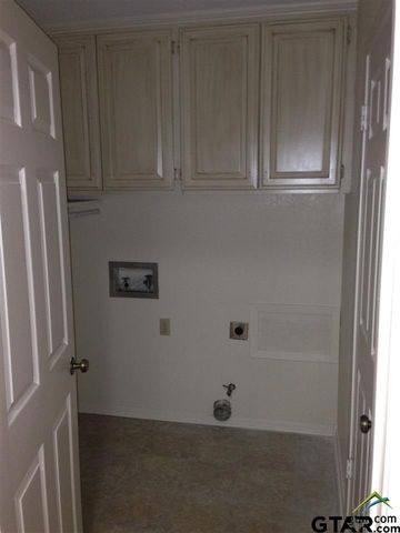 1602 Timber Creek Dr, Tyler, TX 75703