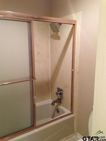 1602 Timber Creek Dr, Tyler, TX 75703