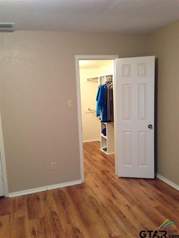 1602 Timber Creek Dr, Tyler, TX 75703