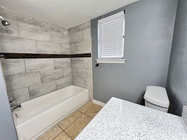 213 Alexander Court, Irving, TX 75061