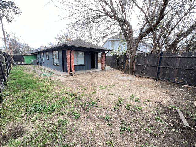 213 Alexander Court, Irving, TX 75061