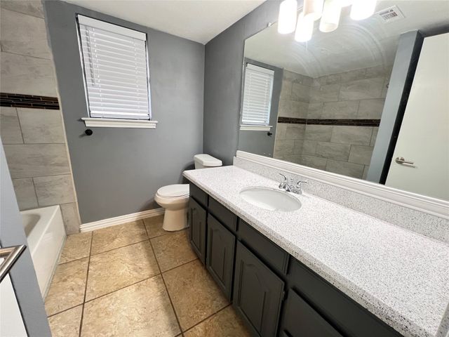 213 Alexander Court, Irving, TX 75061