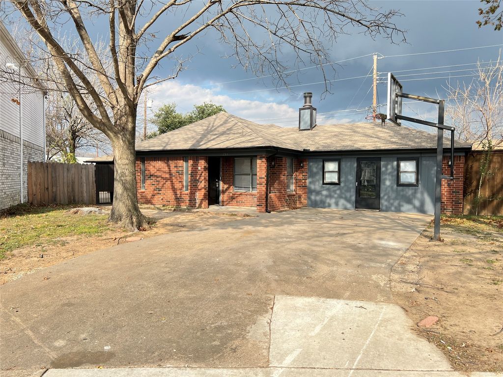 213 Alexander Court, Irving, TX 75061