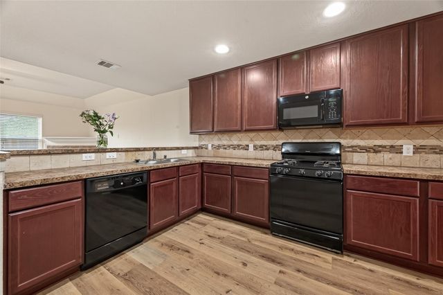 15319 Meandering Post Trail, Houston, TX 77044