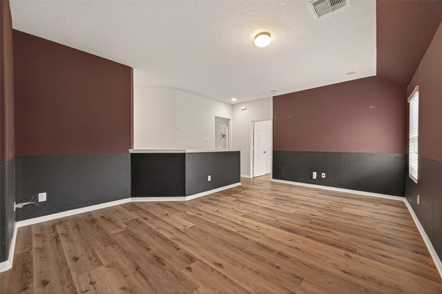 15319 Meandering Post Trail, Houston, TX 77044