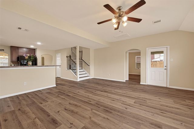 15319 Meandering Post Trail, Houston, TX 77044