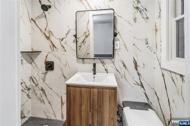 1011 Washington Avenue, Old Tappan, NJ 07675