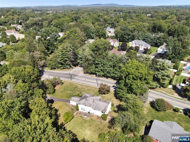 1011 Washington Avenue, Old Tappan, NJ 07675