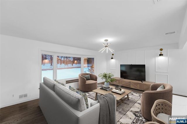 1011 Washington Avenue, Old Tappan, NJ 07675