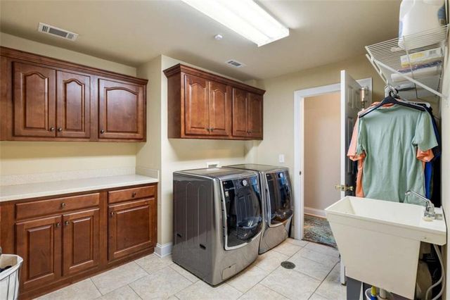 5 SE Laurchris Drive, Rome, GA 30161