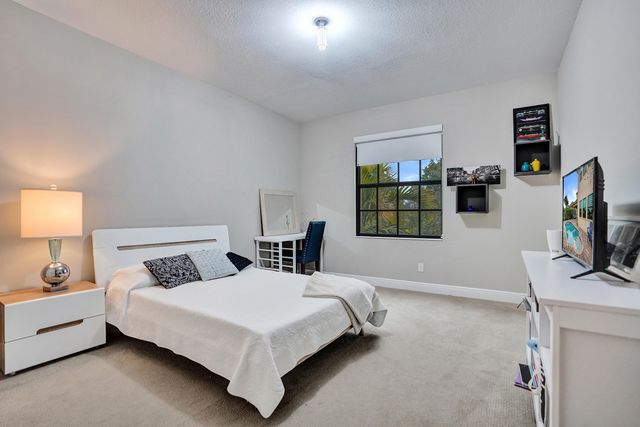 11965 S Baypoint Circle, Parkland, FL 33076