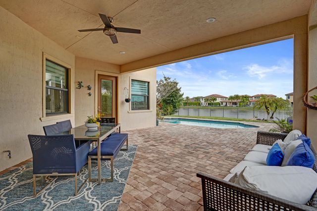 11965 S Baypoint Circle, Parkland, FL 33076