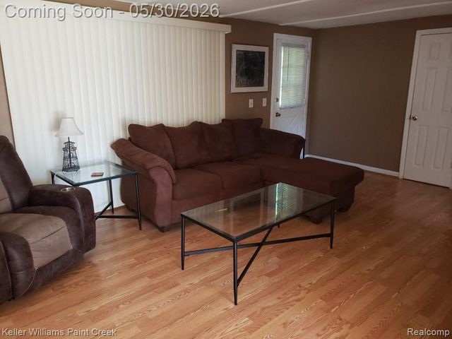 1867 Rustic Lane, Keego Harbor, MI 48320