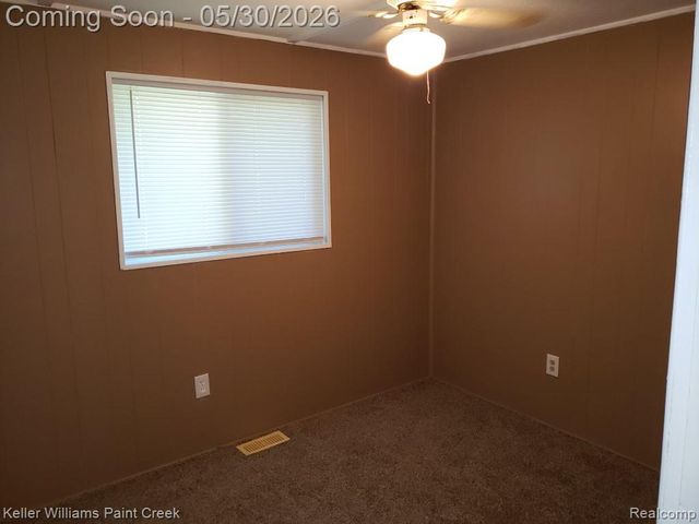 1867 Rustic Lane, Keego Harbor, MI 48320