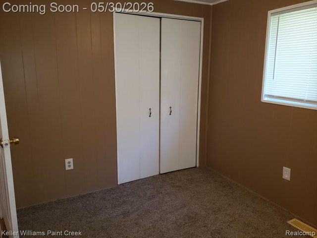 1867 Rustic Lane, Keego Harbor, MI 48320