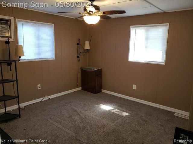 1867 Rustic Lane, Keego Harbor, MI 48320