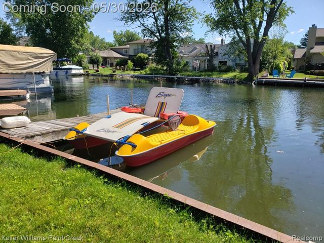 1867 Rustic Lane, Keego Harbor, MI 48320