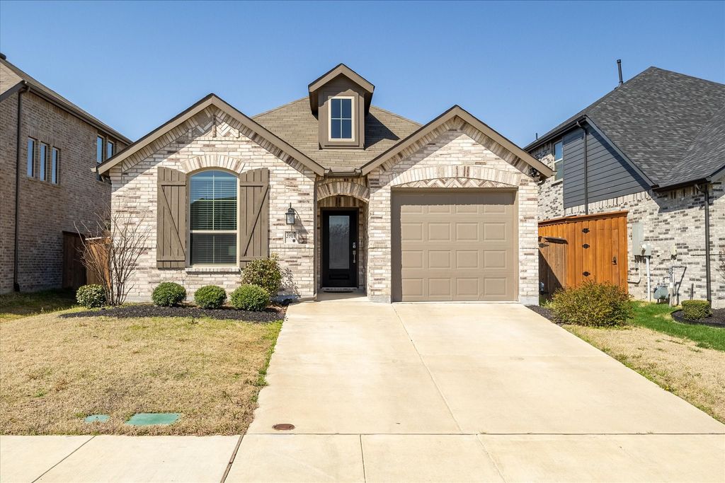 3967 Rochelle Lane, Heartland, TX 75126