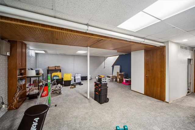 8002 Goodman Drive, Urbandale, IA 50322