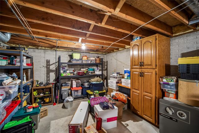 8002 Goodman Drive, Urbandale, IA 50322