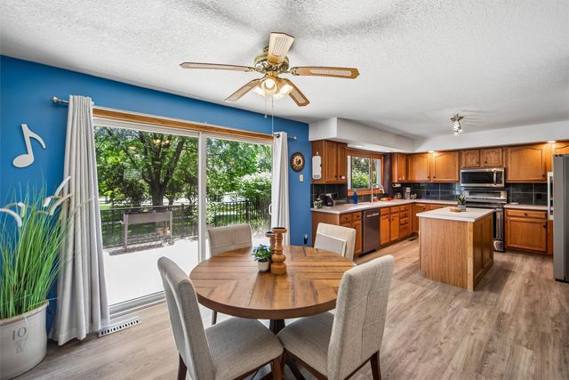 8002 Goodman Drive, Urbandale, IA 50322