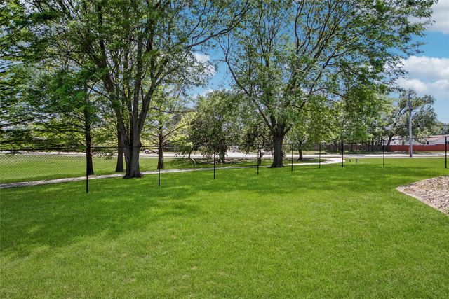 8002 Goodman Drive, Urbandale, IA 50322