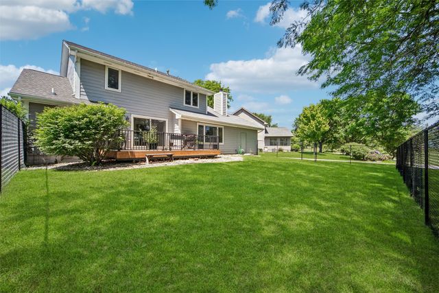 8002 Goodman Drive, Urbandale, IA 50322