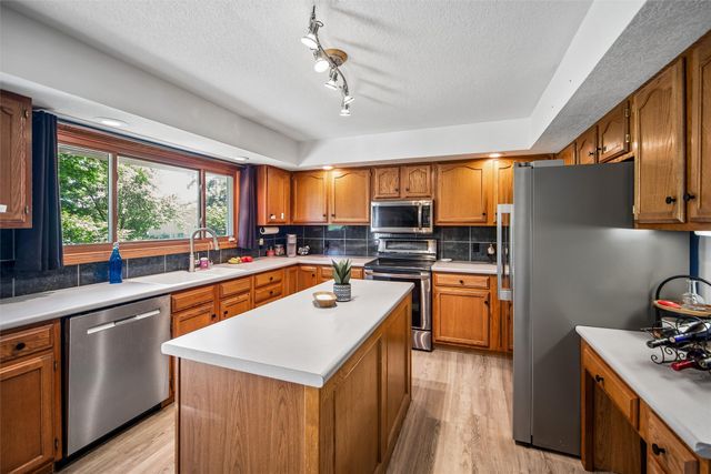 8002 Goodman Drive, Urbandale, IA 50322