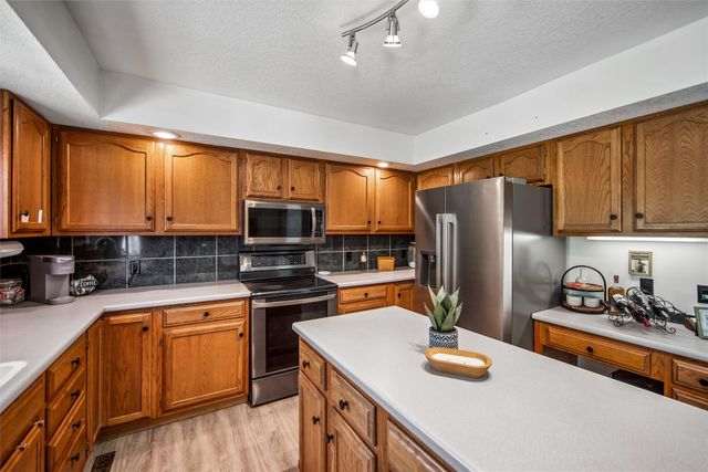 8002 Goodman Drive, Urbandale, IA 50322